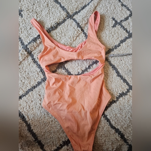 Zara cut out one piece bathing suit medium - Picture 6 of 6
